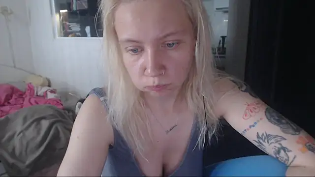 amanda kiss kiss online show from 15, 10, 2025