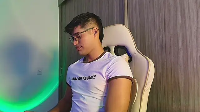 Jimmy Leeh  online show from 19, 10, 2025