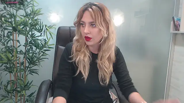 Snapshot of AvaBlue_ chatting on 26, 9, 2025 AvaBlue online show from 26, 9, 2025