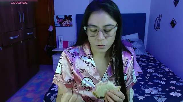 antonella sweet33 online show from 4, 8, 2026