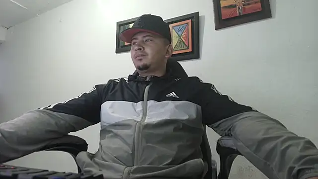 Snapshot of myke_andrade chatting on 18, 9, 2025 myke andrade online show from 18, 9, 2025