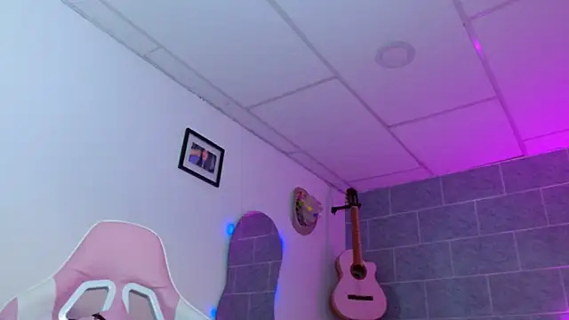 Dakota bumm online show from 11, 4, 2026