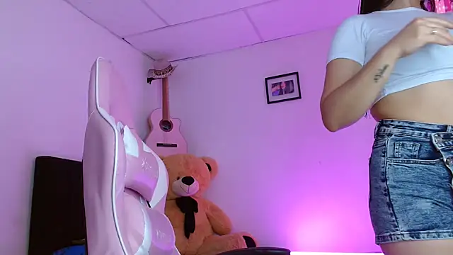 Snapshot of Dakota_bumm chatting on 5, 11, 2025 Dakota bumm online show from 5, 11, 2025