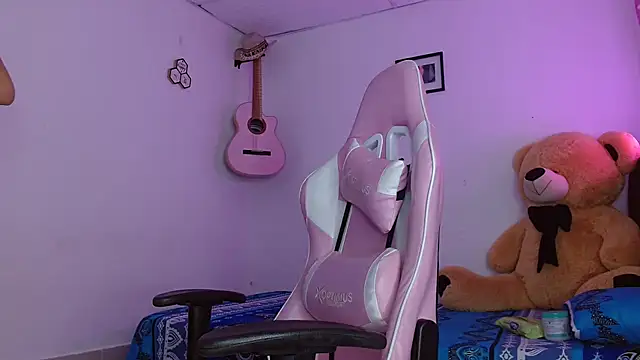 Snapshot of Dakota_bumm chatting on 23, 11, 2025 Dakota bumm online show from 23, 11, 2025