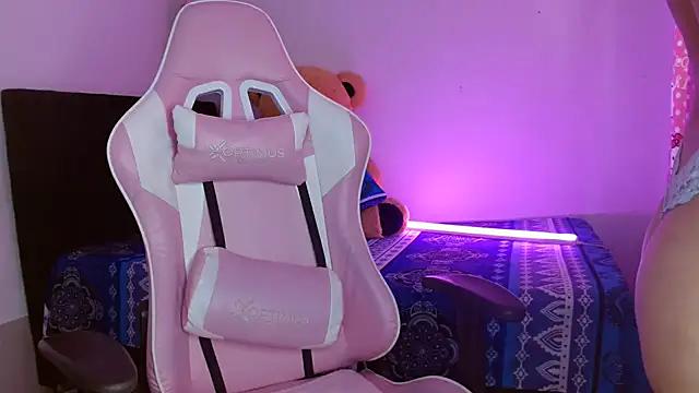 Snapshot of Dakota_bumm chatting on 7, 11, 2025 Dakota bumm online show from 7, 11, 2025