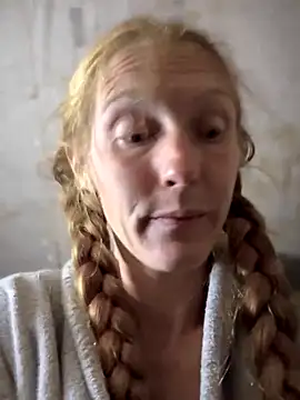 Snapshot of GoldenFlameGoddess chatting on 9, 11, 2025 GoldenFlameGoddess online show from 9, 11, 2025