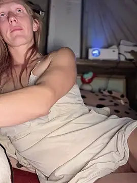 Snapshot of GoldenFlameGoddess chatting on 22, 10, 2025 GoldenFlameGoddess online show from 22, 10, 2025