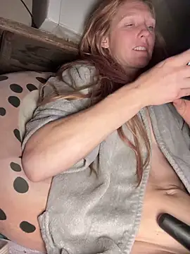 Snapshot of GoldenFlameGoddess chatting on 5, 11, 2025 GoldenFlameGoddess online show from 5, 11, 2025