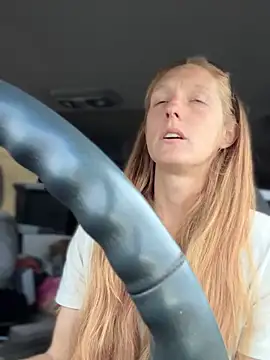 Snapshot of GoldenFlameGoddess chatting on 25, 10, 2025 GoldenFlameGoddess online show from 25, 10, 2025