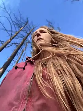 Snapshot of GoldenFlameGoddess chatting on 27, 11, 2025 GoldenFlameGoddess online show from 27, 11, 2025