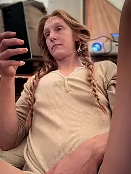 Snapshot of GoldenFlameGoddess chatting on 13, 10, 2025 GoldenFlameGoddess online show from 13, 10, 2025