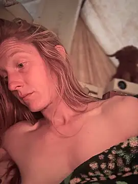 Snapshot of GoldenFlameGoddess chatting on 25, 11, 2025 GoldenFlameGoddess online show from 25, 11, 2025