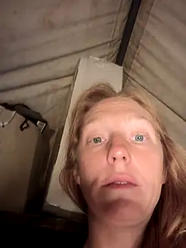 Snapshot of GoldenFlameGoddess chatting on 22, 10, 2025 GoldenFlameGoddess online show from 22, 10, 2025