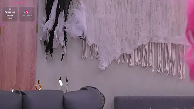 Molly Jons online show from 28, 10, 2025