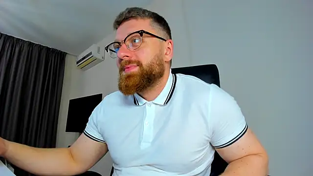 Findom guy online show from 19, 4, 2026