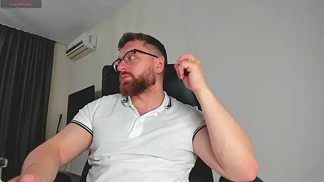 Findom guy online show from 13, 3, 2026