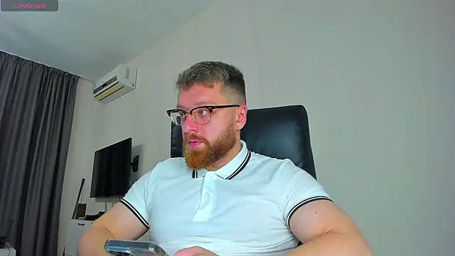 Findom guy online show from 22, 3, 2026