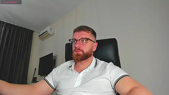 Findom guy online show from 18, 3, 2026