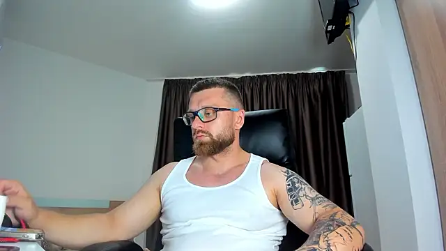 Snapshot of Findom_guy chatting on 10, 7, 2026 Findom guy online show from 10, 7, 2026