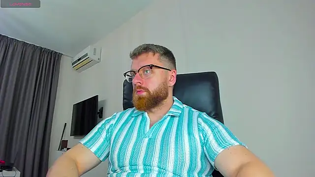 Findom guy online show from 24, 3, 2026