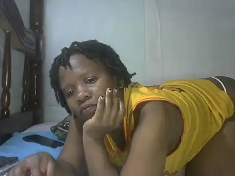 Snapshot of Queentesi chatting on 10, 10, 2025 Queentesi online show from 10, 10, 2025