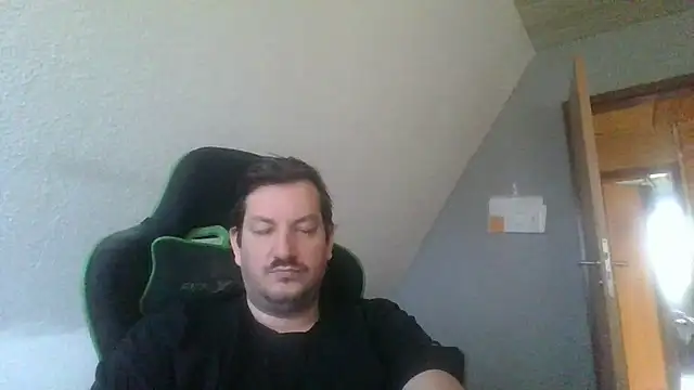 Golffahrer1982 online show from 4, 10, 2025