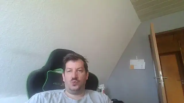 Golffahrer1982 online show from 13, 9, 2025