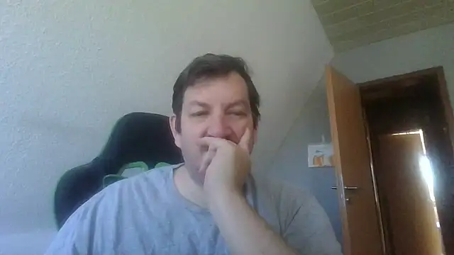 Golffahrer1982 online show from 6, 11, 2025