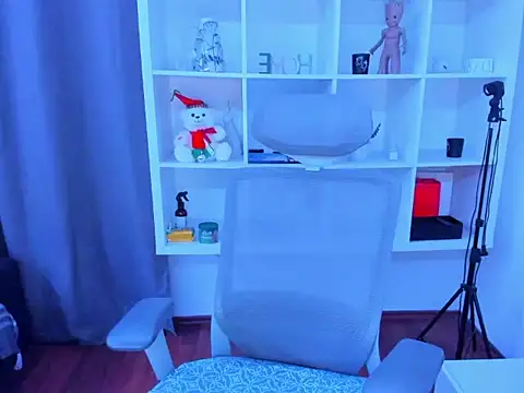 andboyfor6 online show from 15, 12, 2025