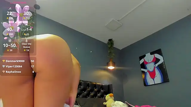 Sophiietaylor online show from 8, 11, 2025