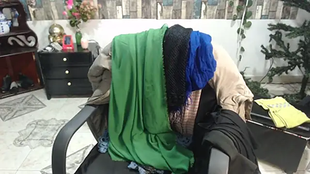 Snapshot of KarimaSarabe chatting on 27, 11, 2025 KarimaSarabe online show from 27, 11, 2025