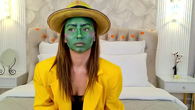 Snapshot of LilyRaisa chatting on 31, 10, 2025 LilyRaisa online show from 31, 10, 2025