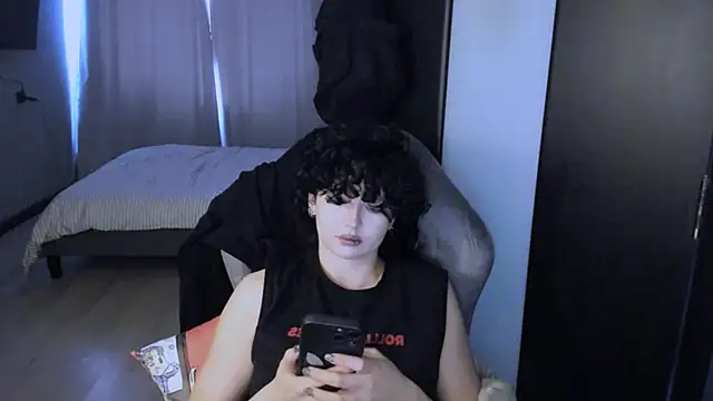 Snapshot of MiraiiTae chatting on 4, 2, 2025 MiraiiTae online show from 4, 2, 2025