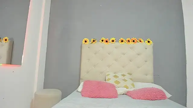 violetasimonz online show from 10, 2, 2025