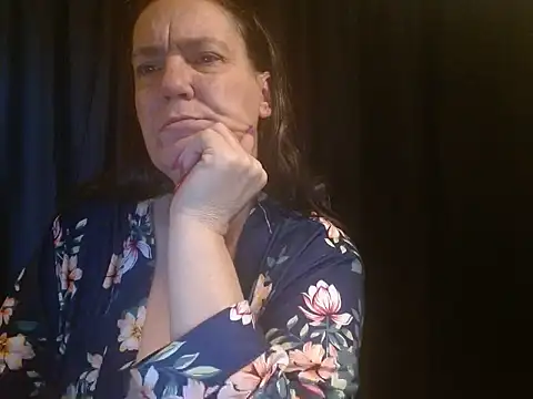 SimoneMoore online show from 26, 10, 2025