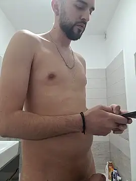 ToplessDragonxh online show from 15, 4, 2026