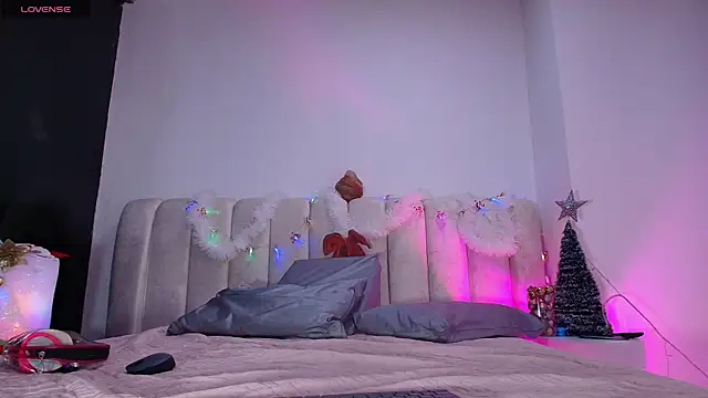  sex mia online show from 17, 12, 2025