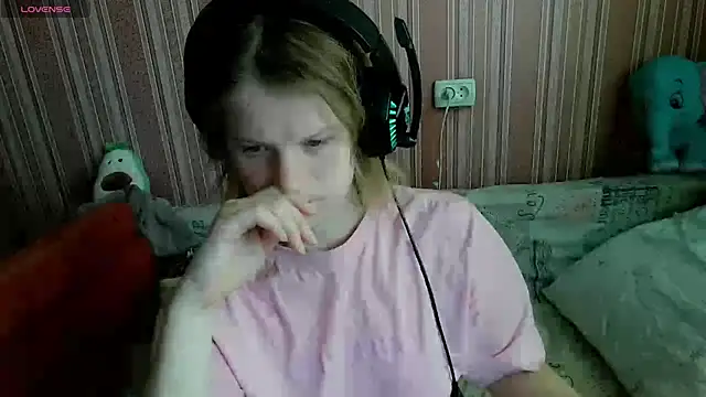 Kathlyn  Heath online show from 15, 4, 2026