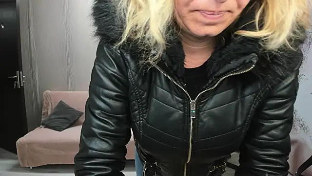 Cassandra Hotty online show from 22, 4, 2026