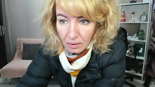 Cassandra Hotty online show from 12, 2, 2026