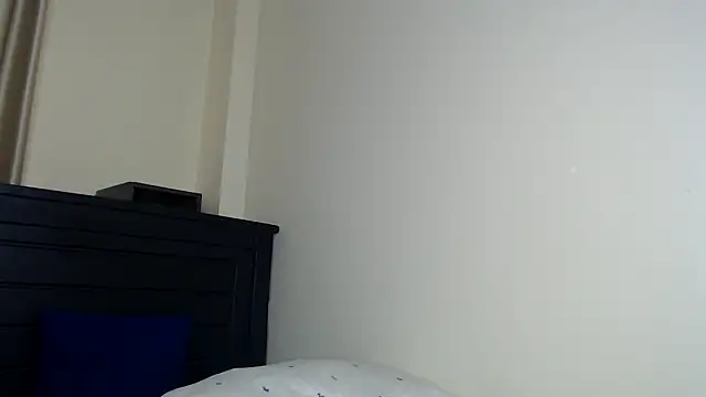 NIKKIE LOVE online show from 7, 2, 2026