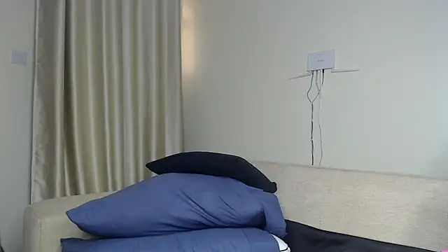 NIKKIE LOVE online show from 2, 11, 2025