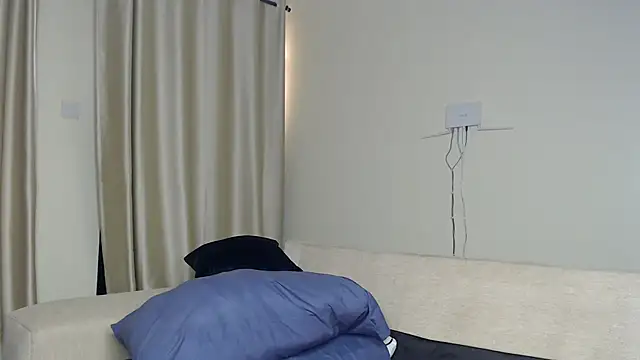 NIKKIE LOVE online show from 5, 11, 2025