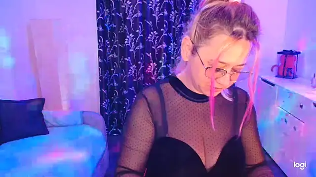 Snapshot of freyyamore1 chatting on 14, 5, 2026 freyyamore1 online show from 14, 5, 2026