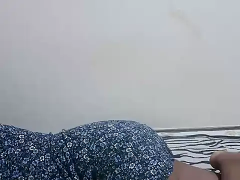 prettybeee online show from 3, 12, 2025