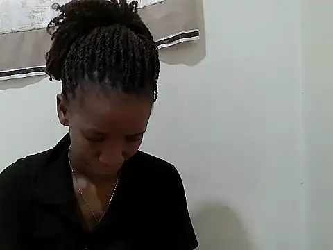 prettybeee online show from 5, 11, 2025