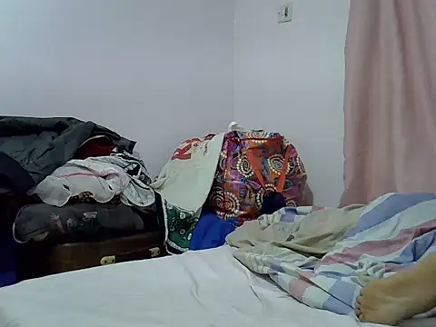 prettybeee online show from 12, 4, 2026