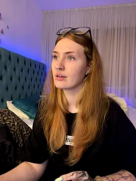  Chlo  e online show from 11, 10, 2025