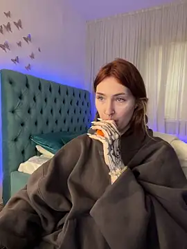  Chlo  e online show from 19, 10, 2025