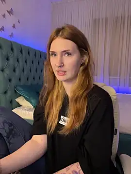  Chlo  e online show from 10, 10, 2025